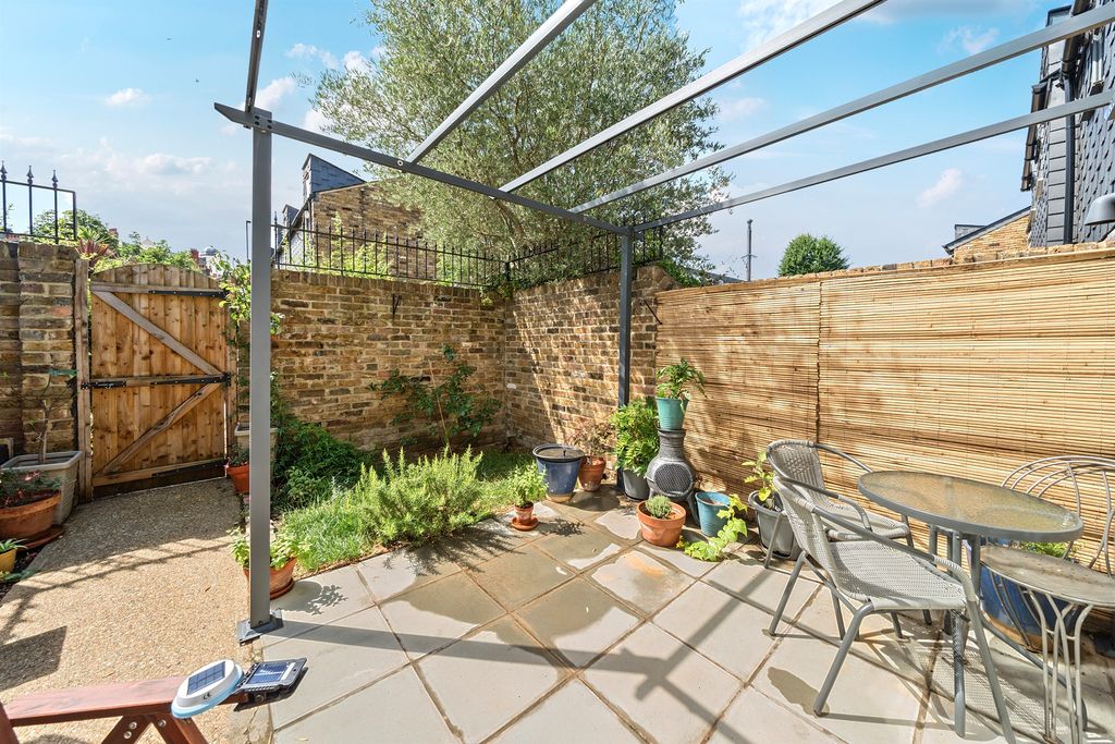 Property photo 3 of 14