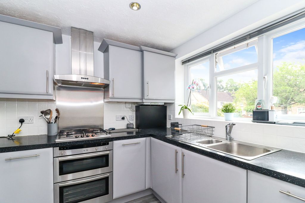 Property photo 3 of 23