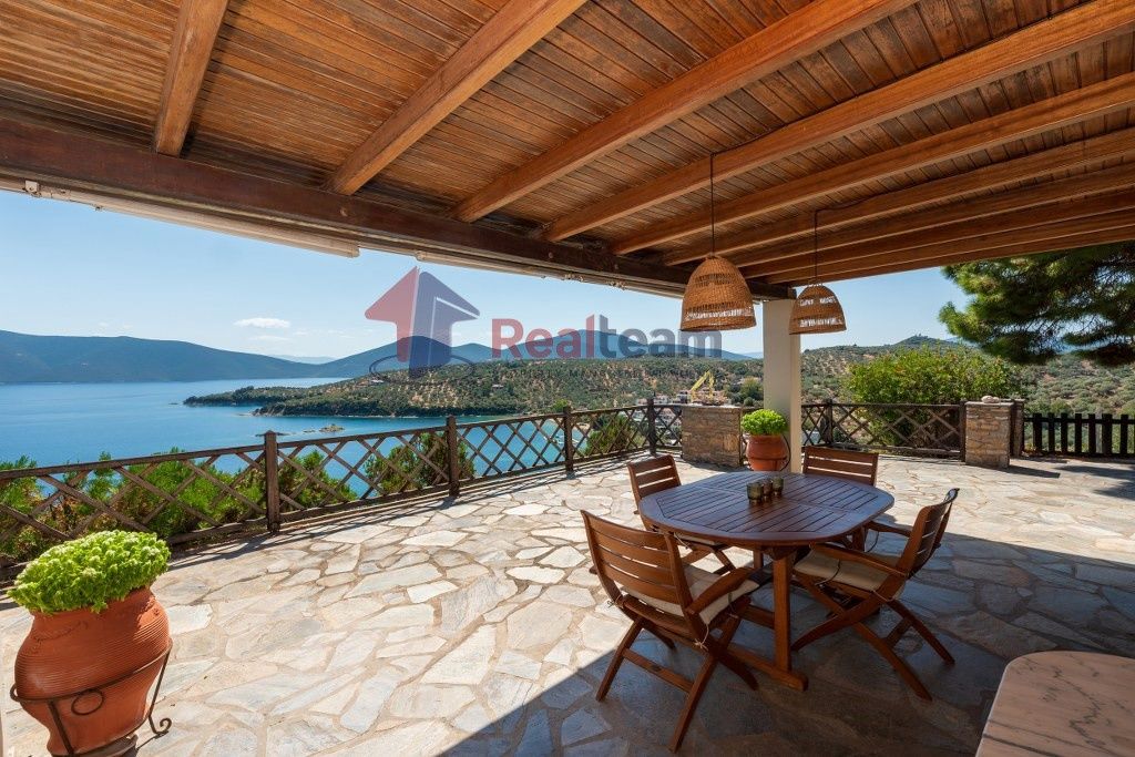 Property photo 1 of 25