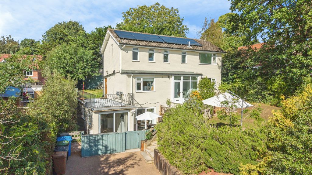 Property photo 1 of 33