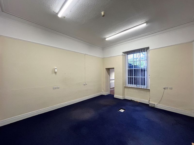 Property photo 3 of 15 Photo 8