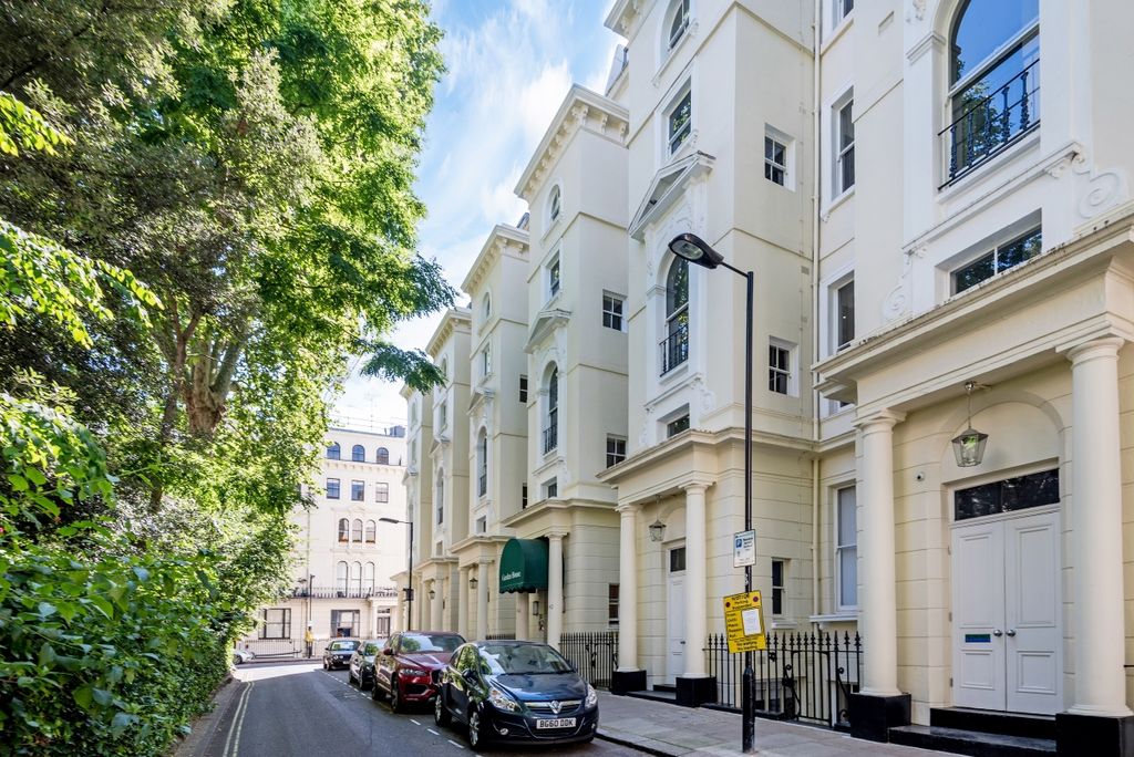 Property photo 2 of 12 External