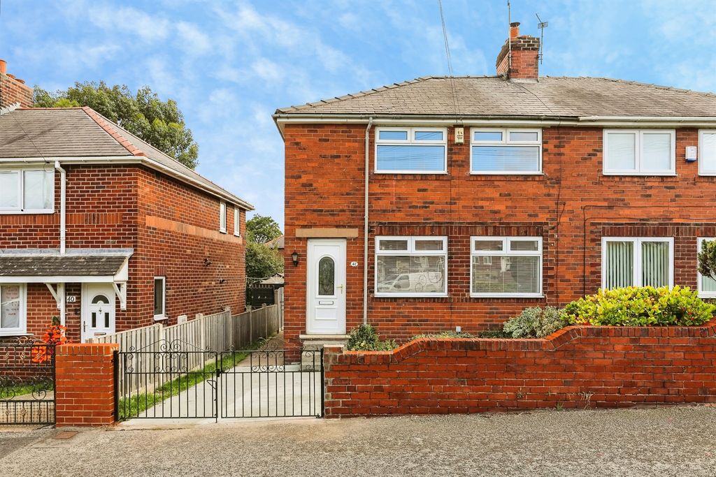 Property photo 1 of 18