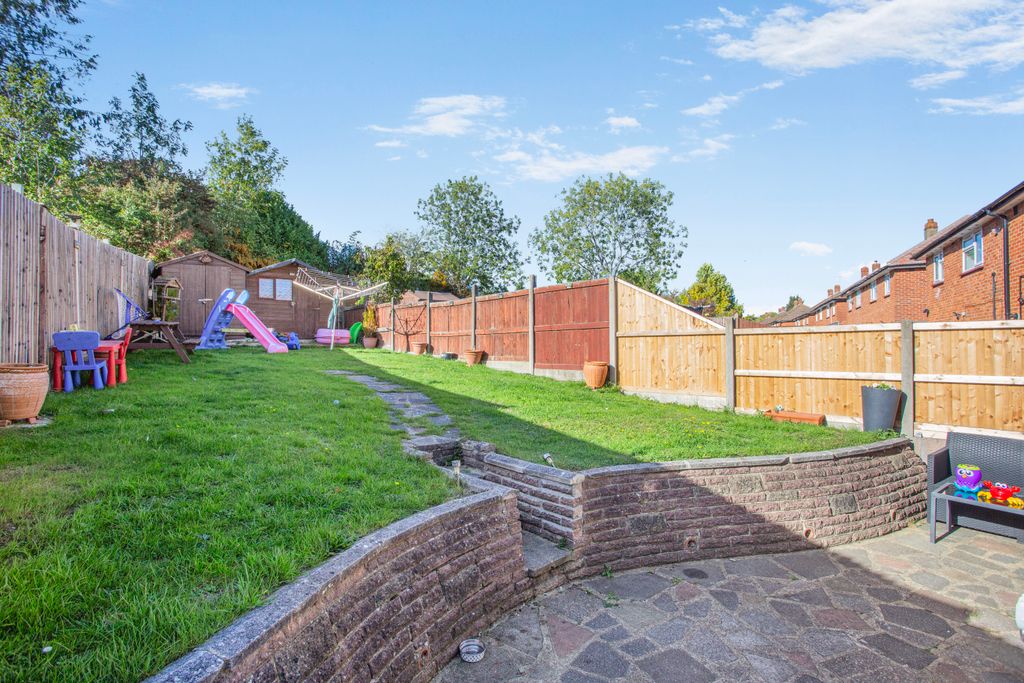 Property photo 1 of 18 Garden