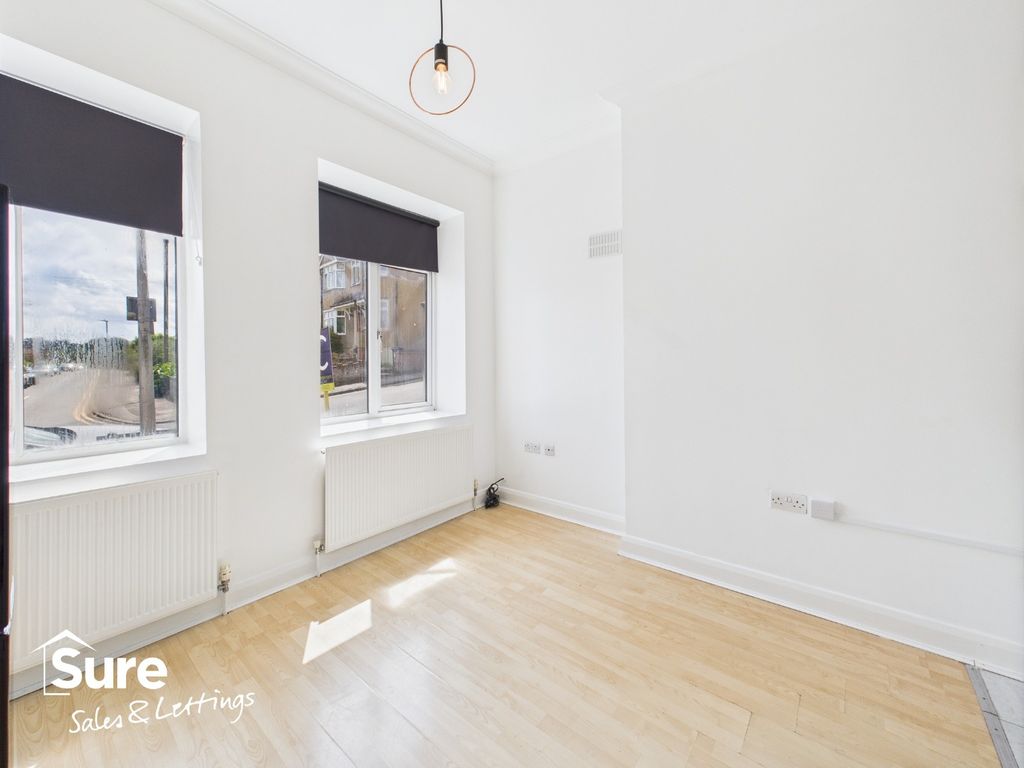 Property photo 2 of 9 1952082