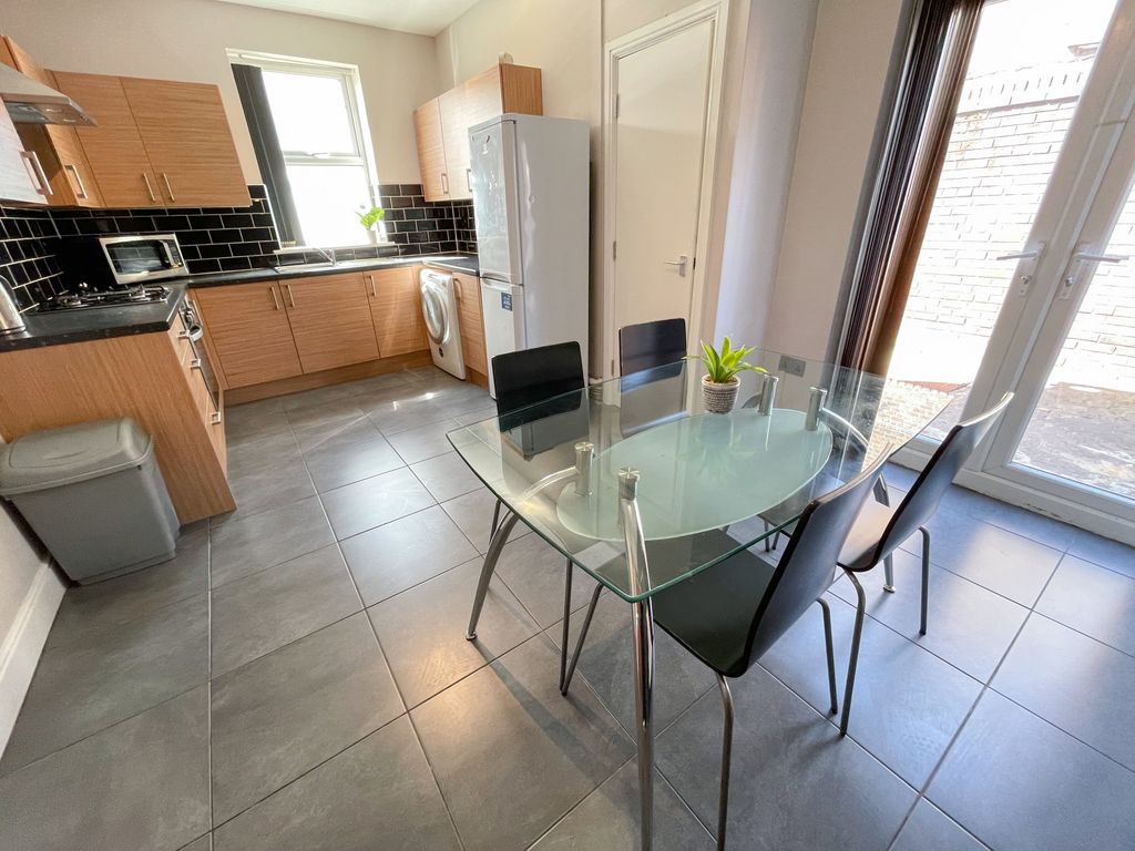 Property photo 3 of 9 34Wedgewood8