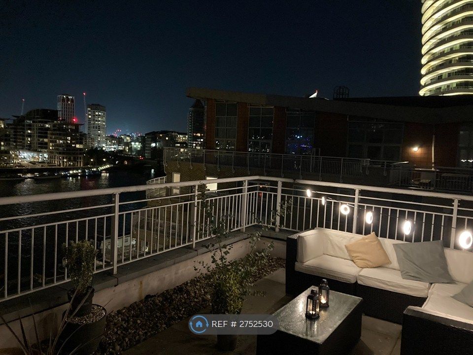 Property photo 2 of 19 Terrace View Nighttime