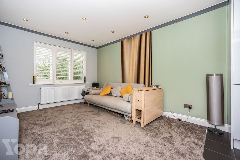 Property photo 2 of 11 Photo #2