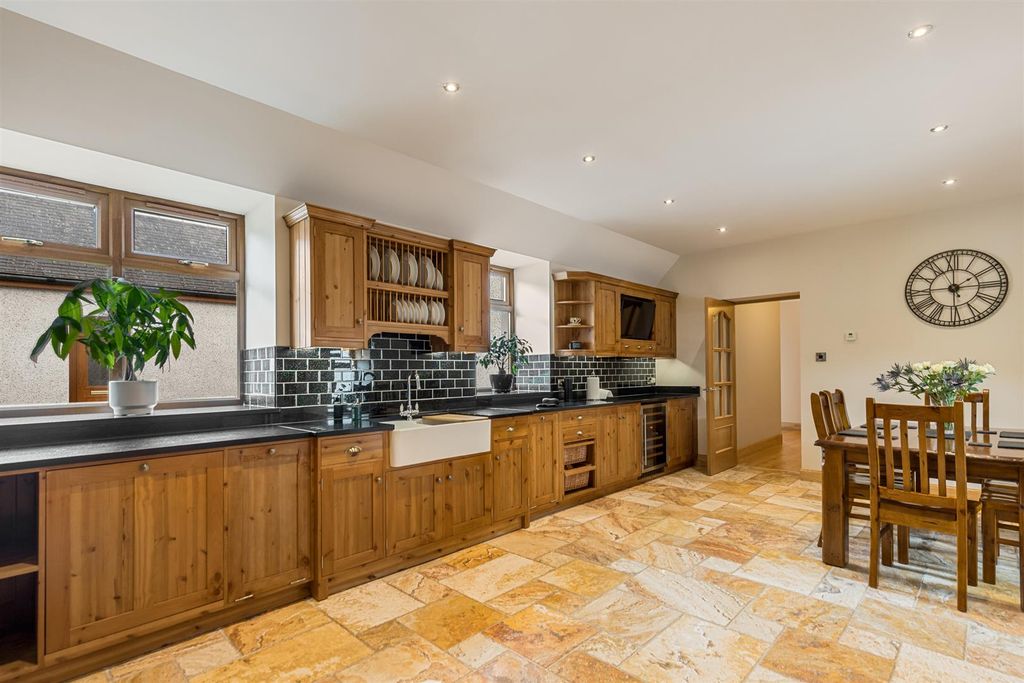 Property photo 3 of 34 Kitchen