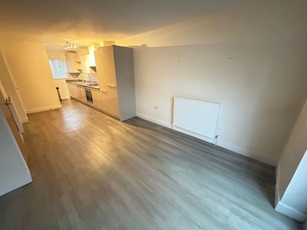 Property photo 3 of 14 4707703