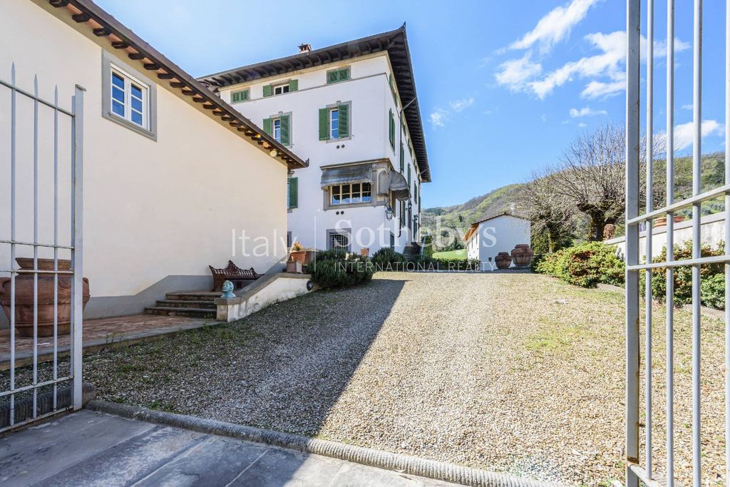 Property photo 3 of 34