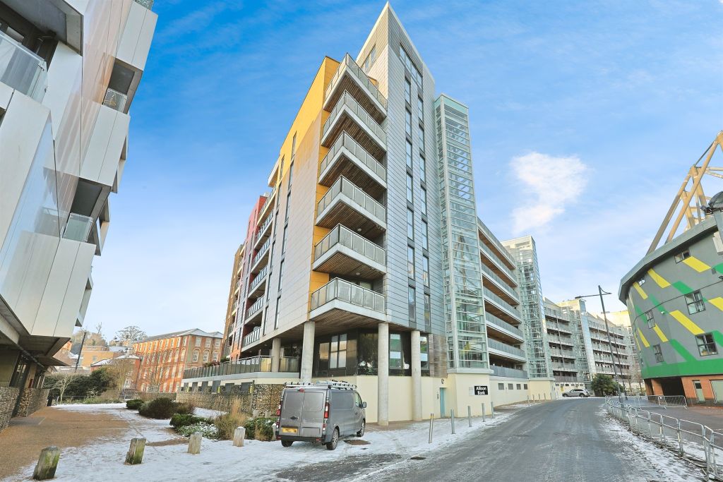 Property photo 1 of 19