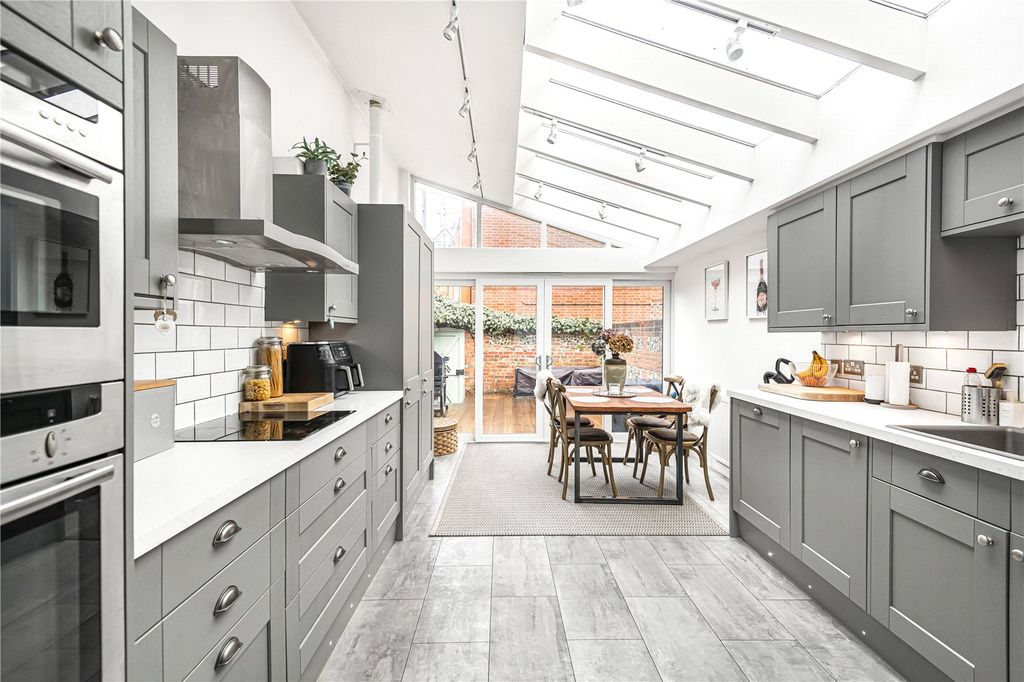 Property photo 3 of 17 Picture No. 24