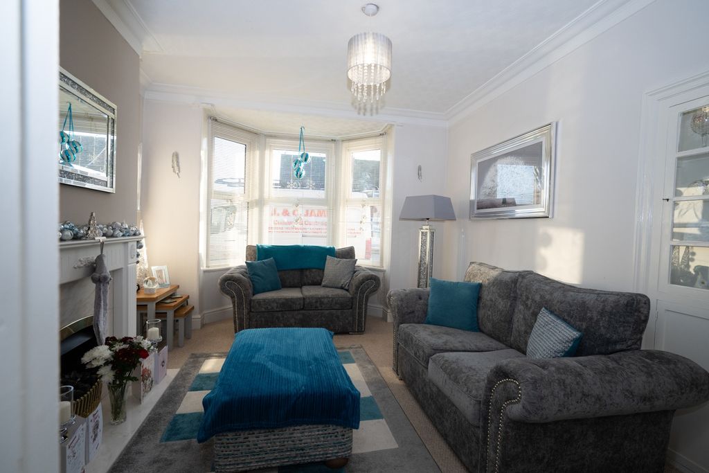 Property photo 2 of 11 Image 1