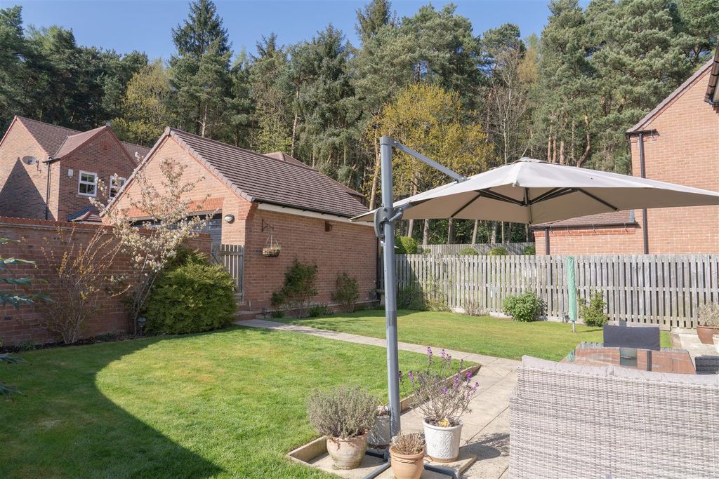 Property photo 2 of 25 Rear Garden