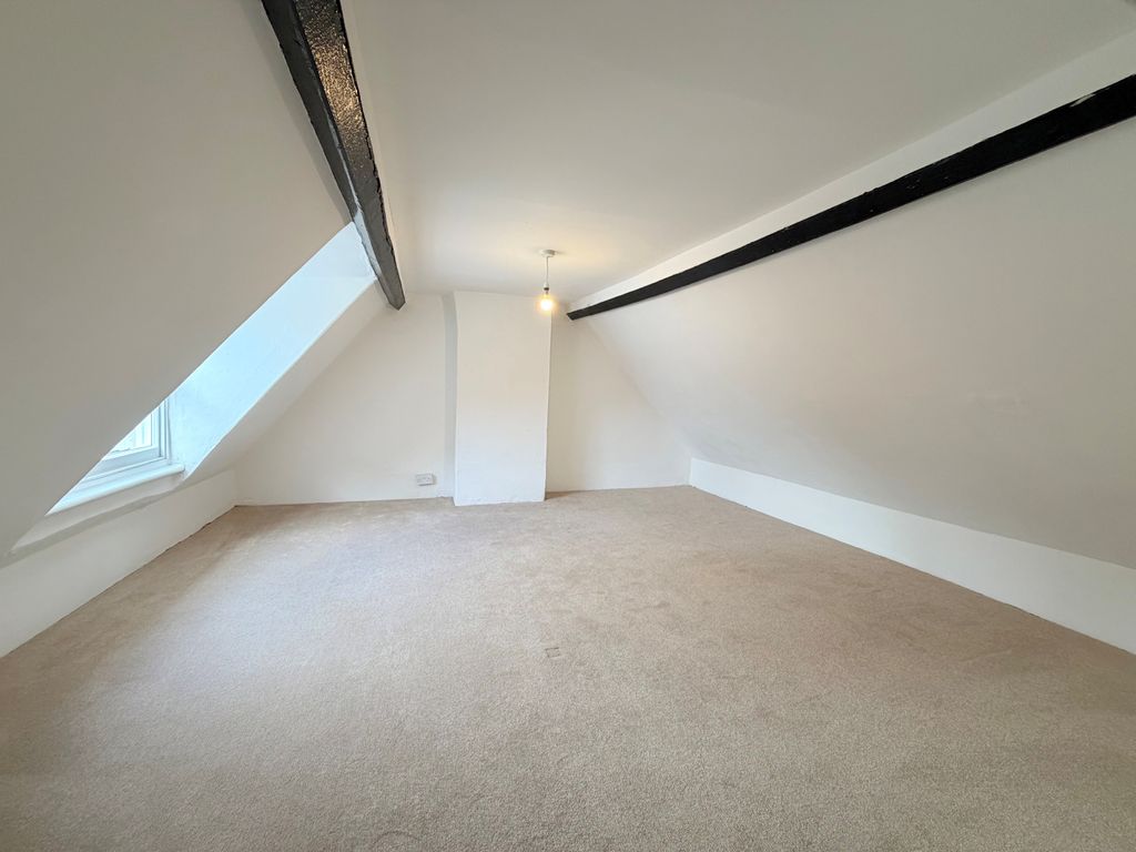 Property photo 2 of 8 Bedroom 1