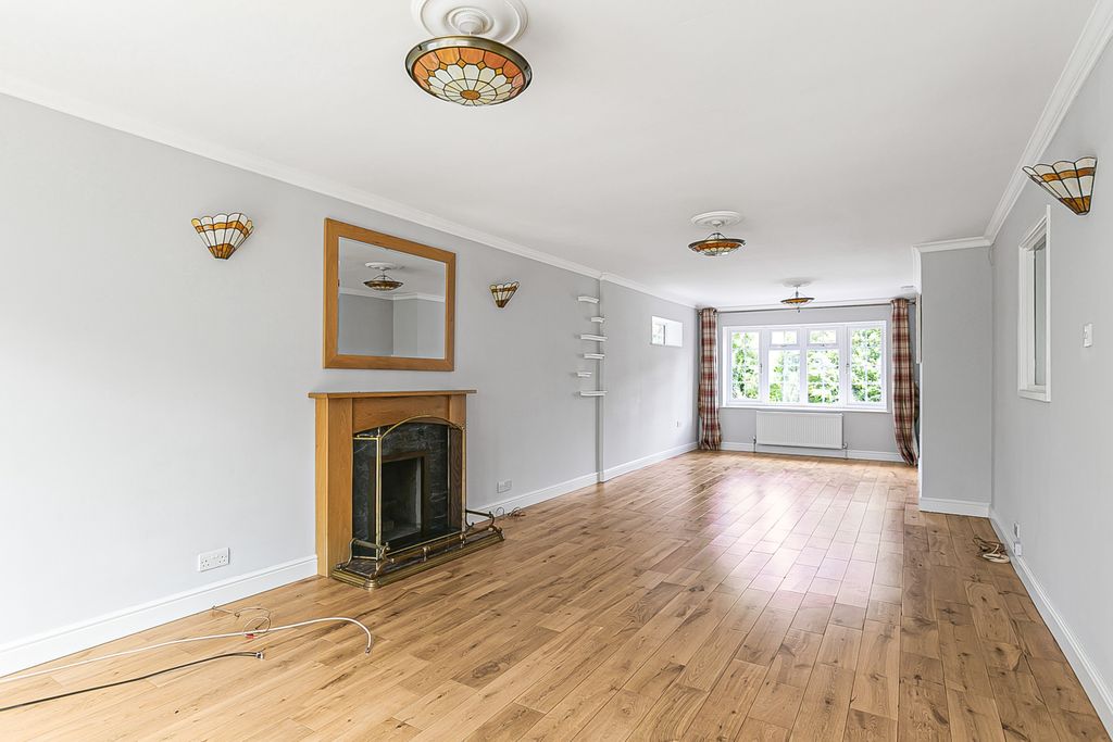 Property photo 2 of 23