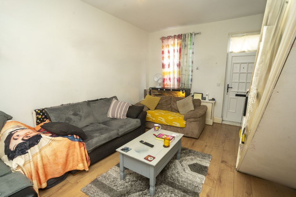 Property photo 3 of 22