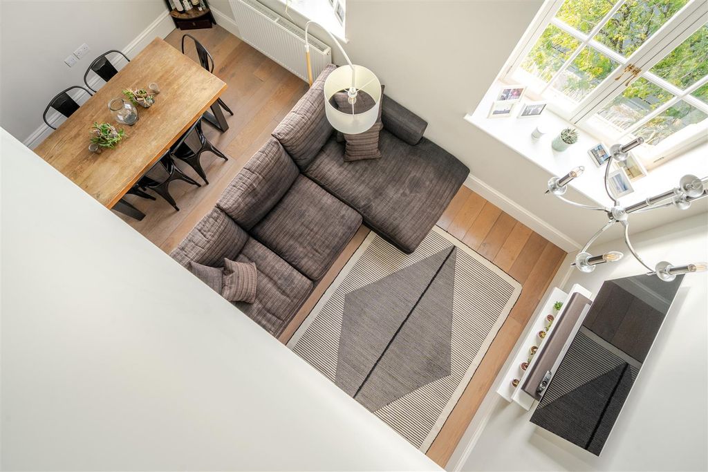 Property photo 1 of 21 Hollis Morgan