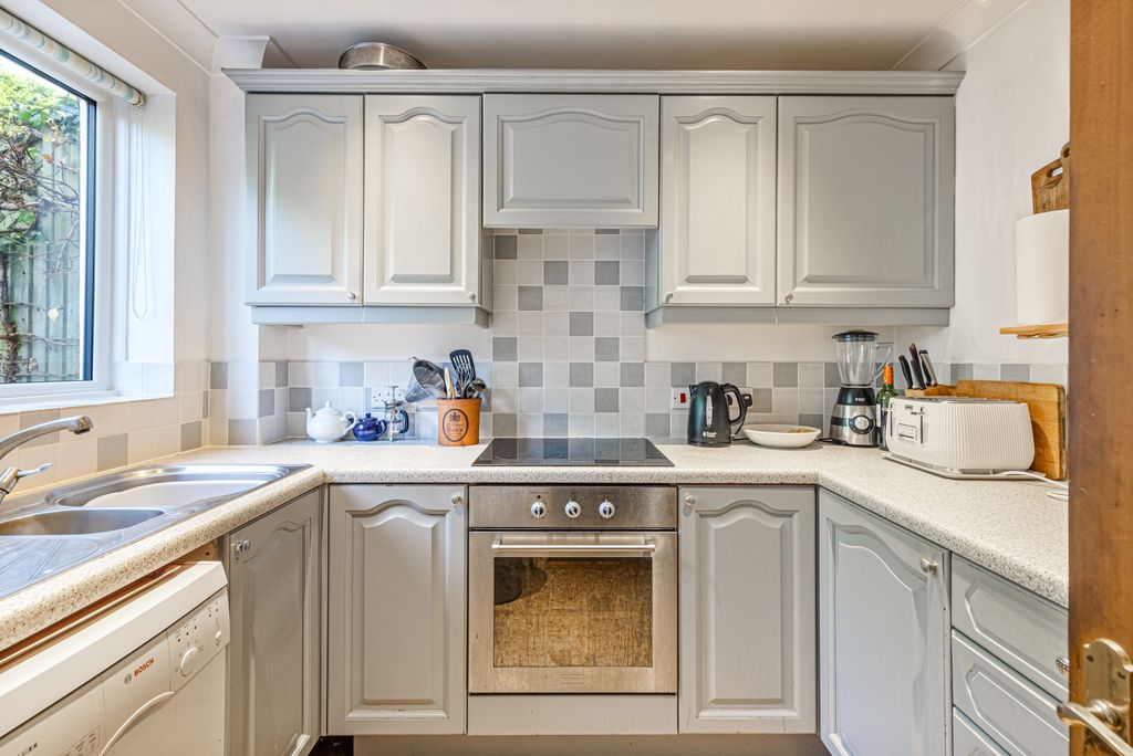 Property photo 3 of 13 A11 - 10 Tappers Close, Exeter, Topsham - 251106