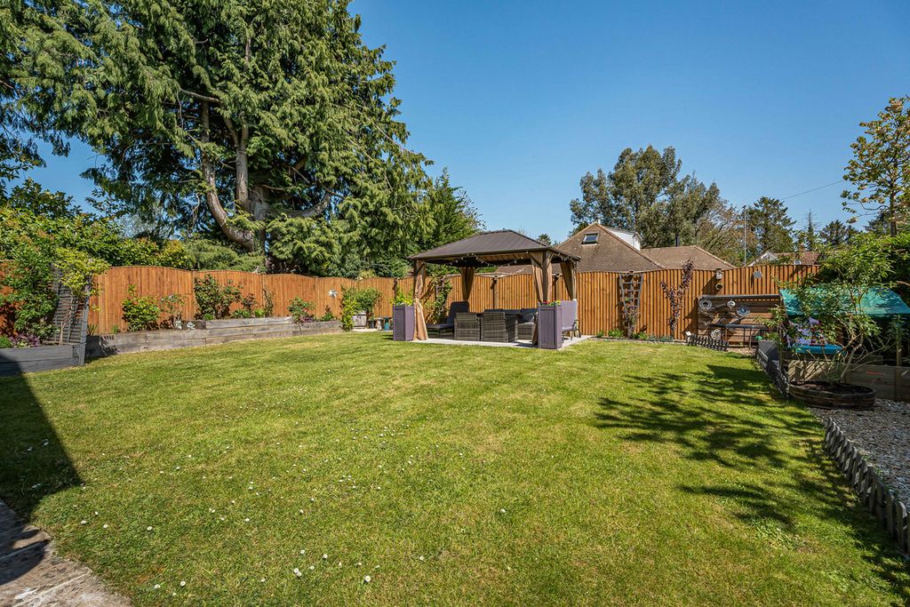 Property photo 2 of 27