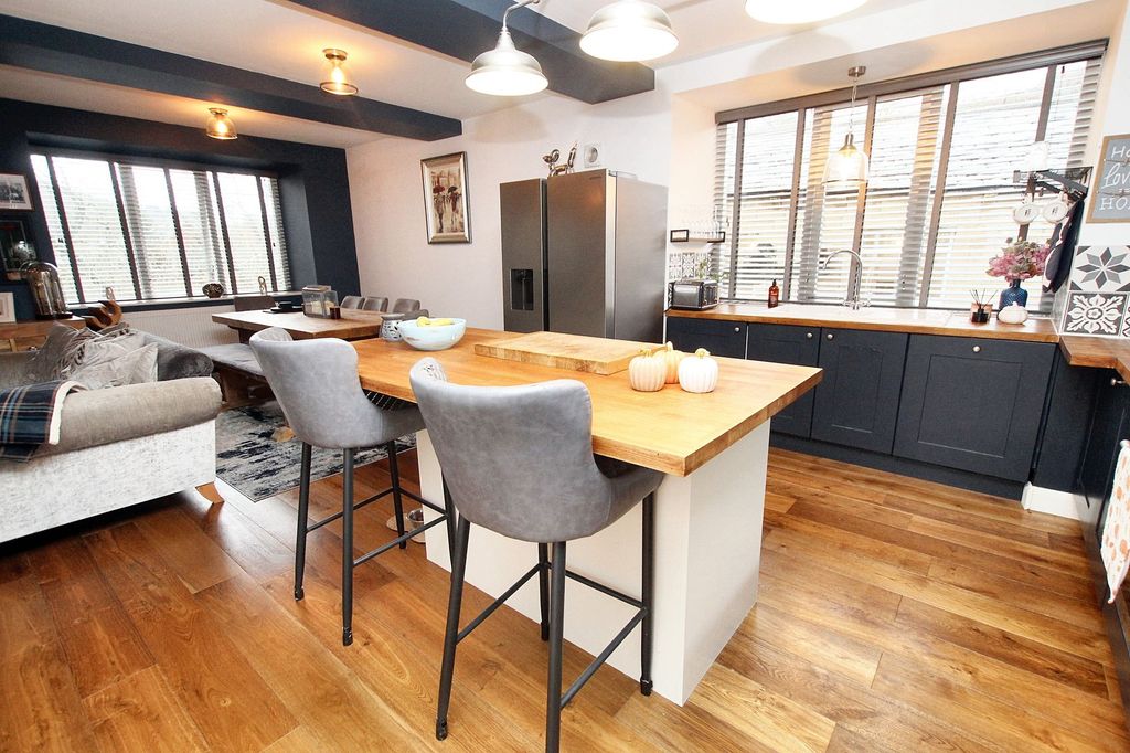 Property photo 3 of 30