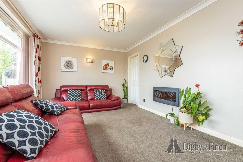 Property photo 2 of 19 Sitting Room