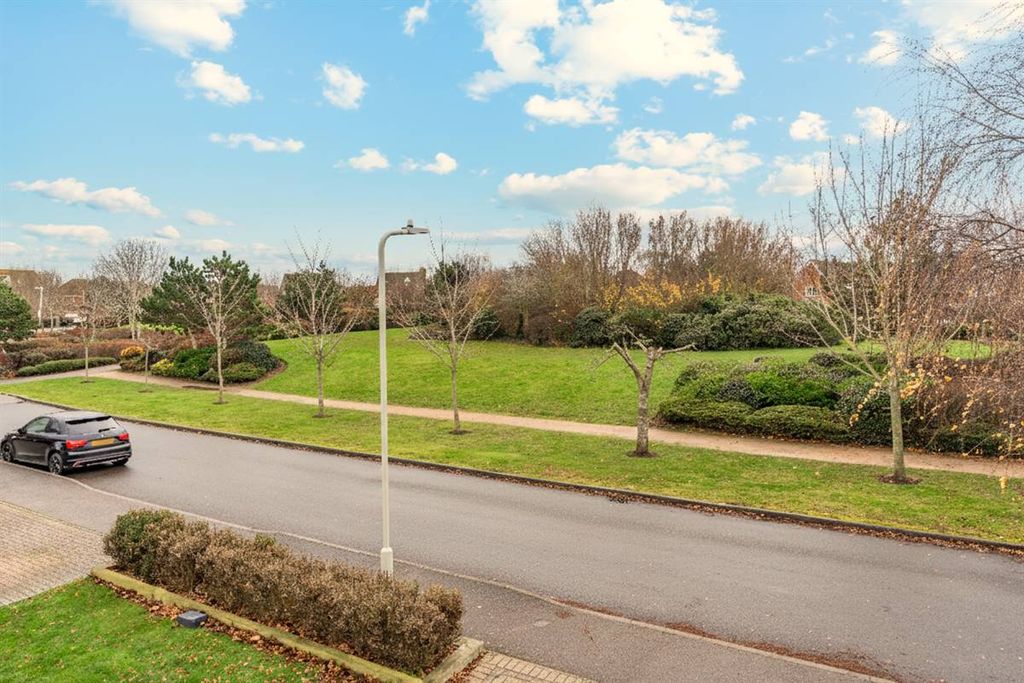 Property photo 2 of 24