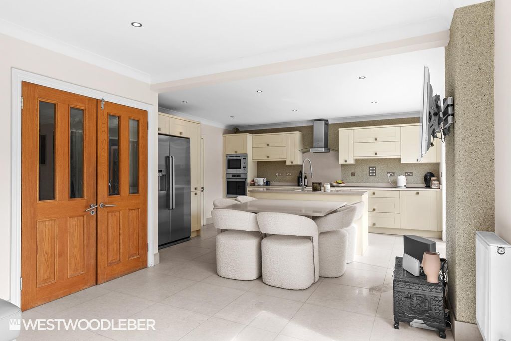 Property photo 2 of 45 Parklane_9.Jpg