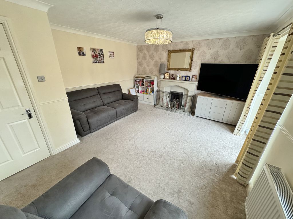 Property photo 3 of 19