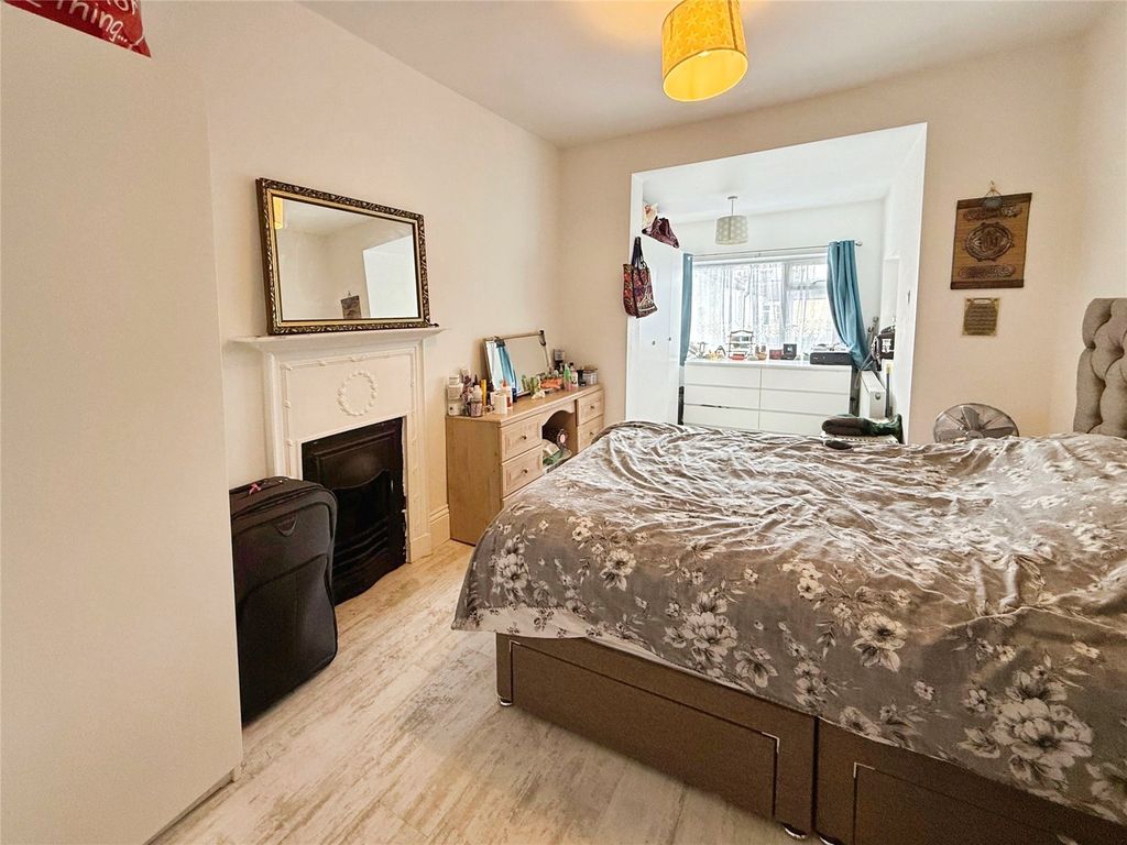 Property photo 3 of 16 Picture No. 13
