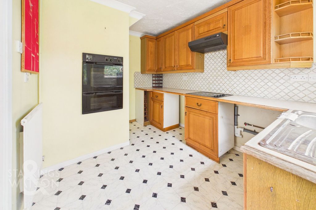 Property photo 3 of 21