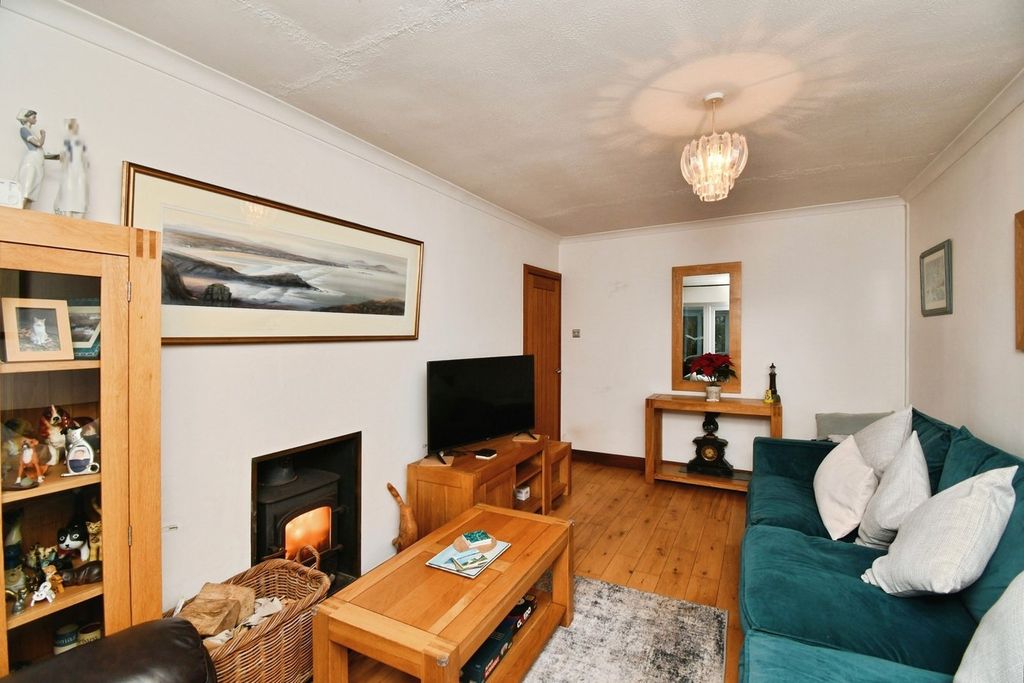 Property photo 2 of 19