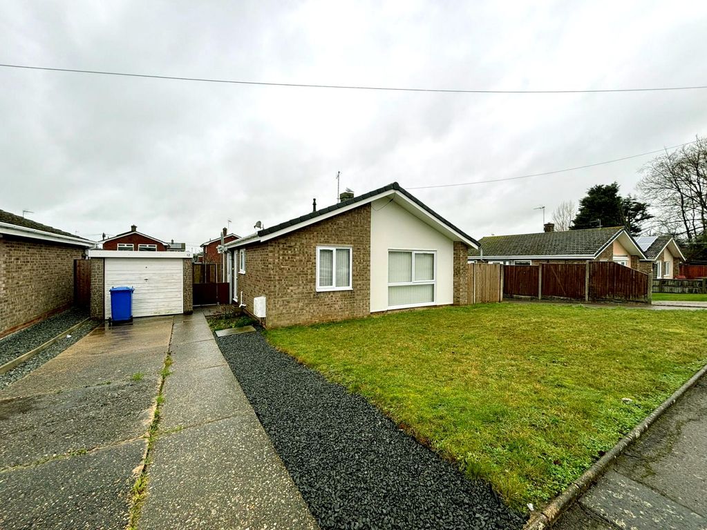 Property photo 1 of 11 Renovated 3 Bed Bungalow To Rent, In Cotswold Way, Oulton Broad.
