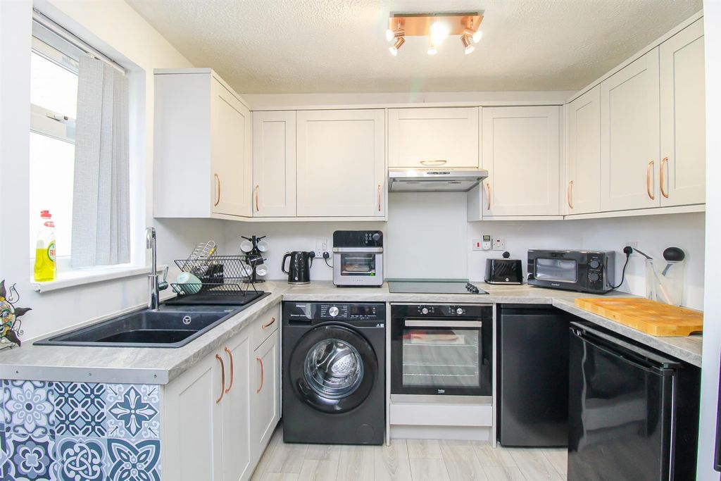Property photo 3 of 7 Open Plan Living Kitchen