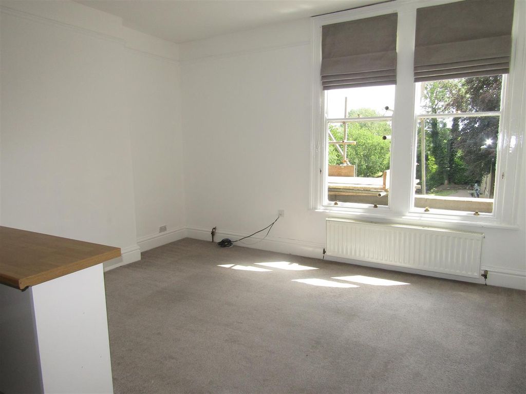 Property photo 2 of 12 Img_9042.Jpg