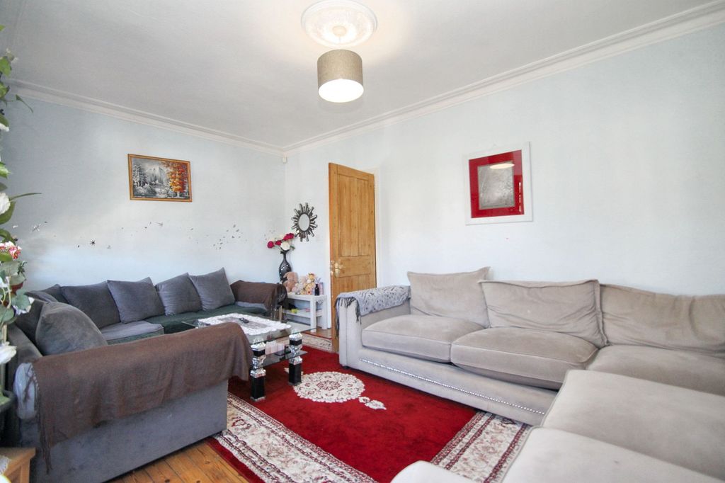 Property photo 3 of 13