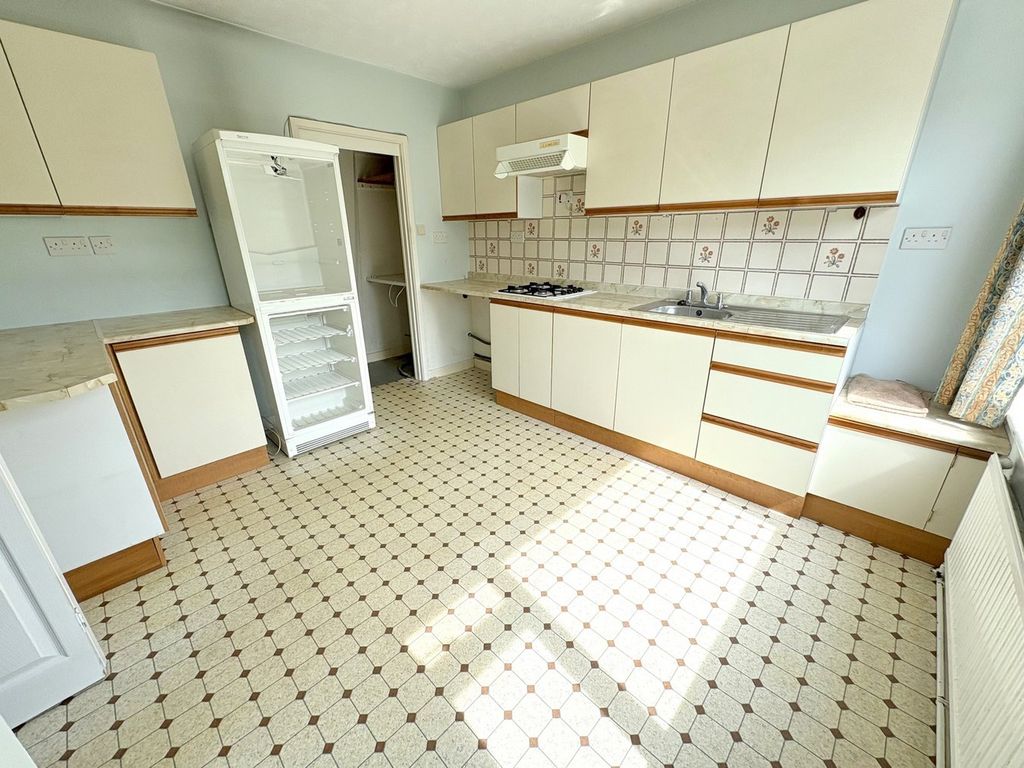 Property photo 2 of 24