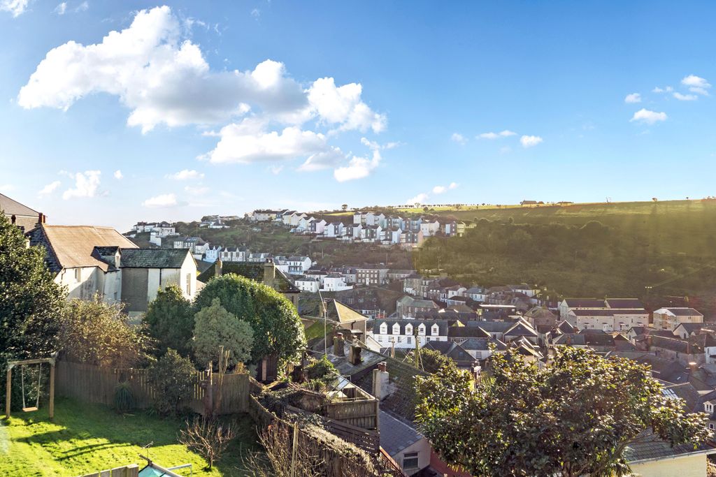 Property photo 2 of 11 Photo 2