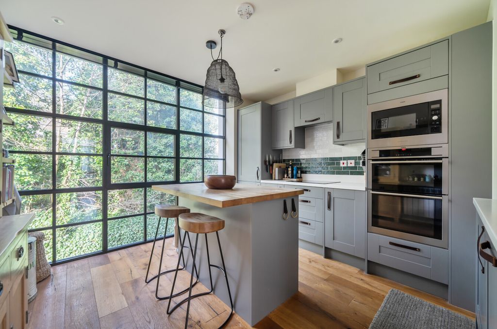 Property photo 2 of 28 1408501-24-699452...