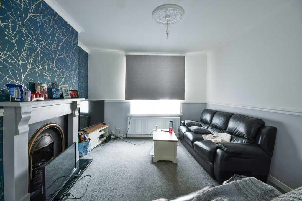 Property photo 2 of 22