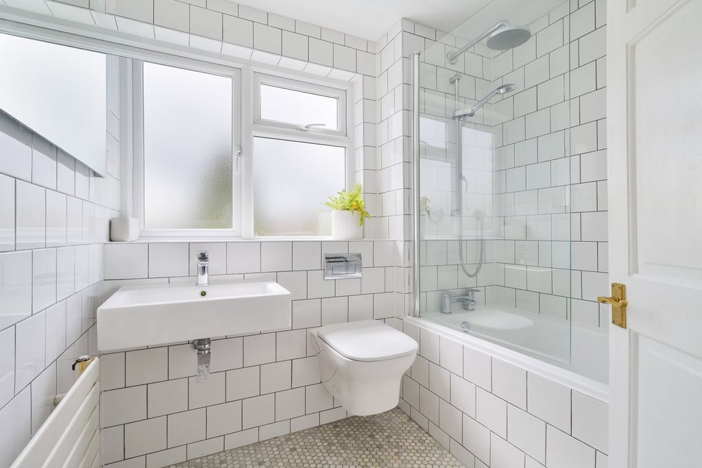 Additional image 16 of 3 bed detached house for saleCentral Way, Oxted, Surrey RH8