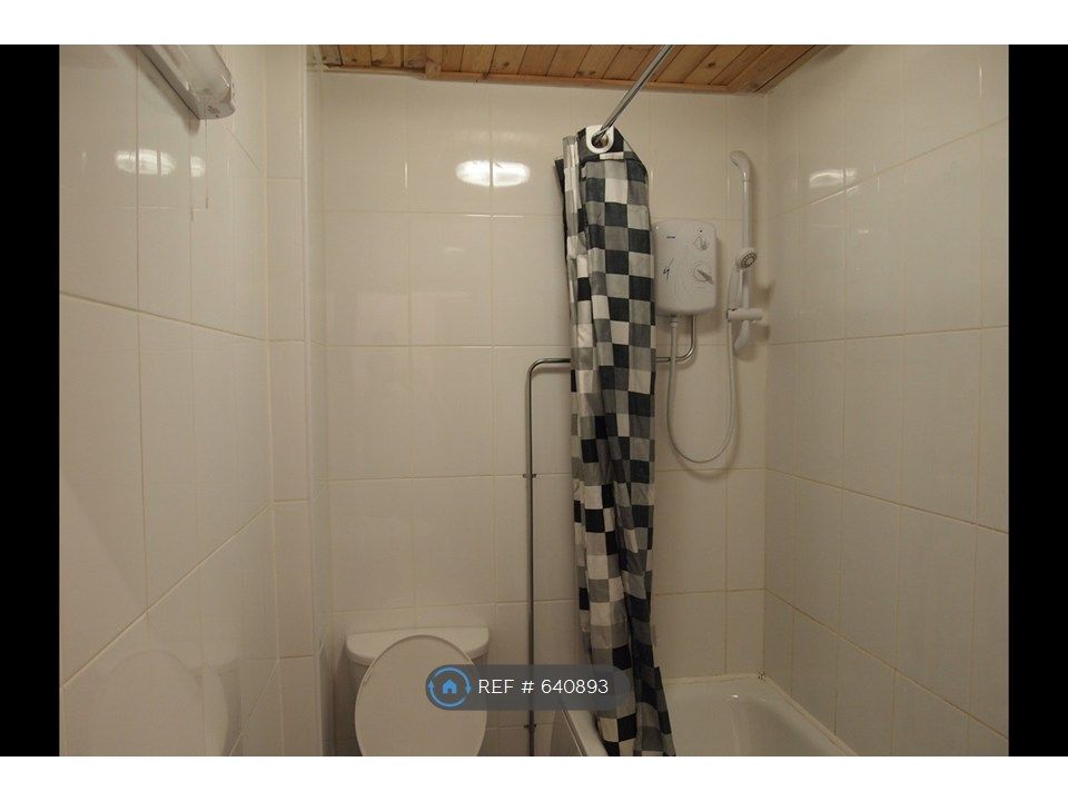 Property photo 3 of 4 Bathroom