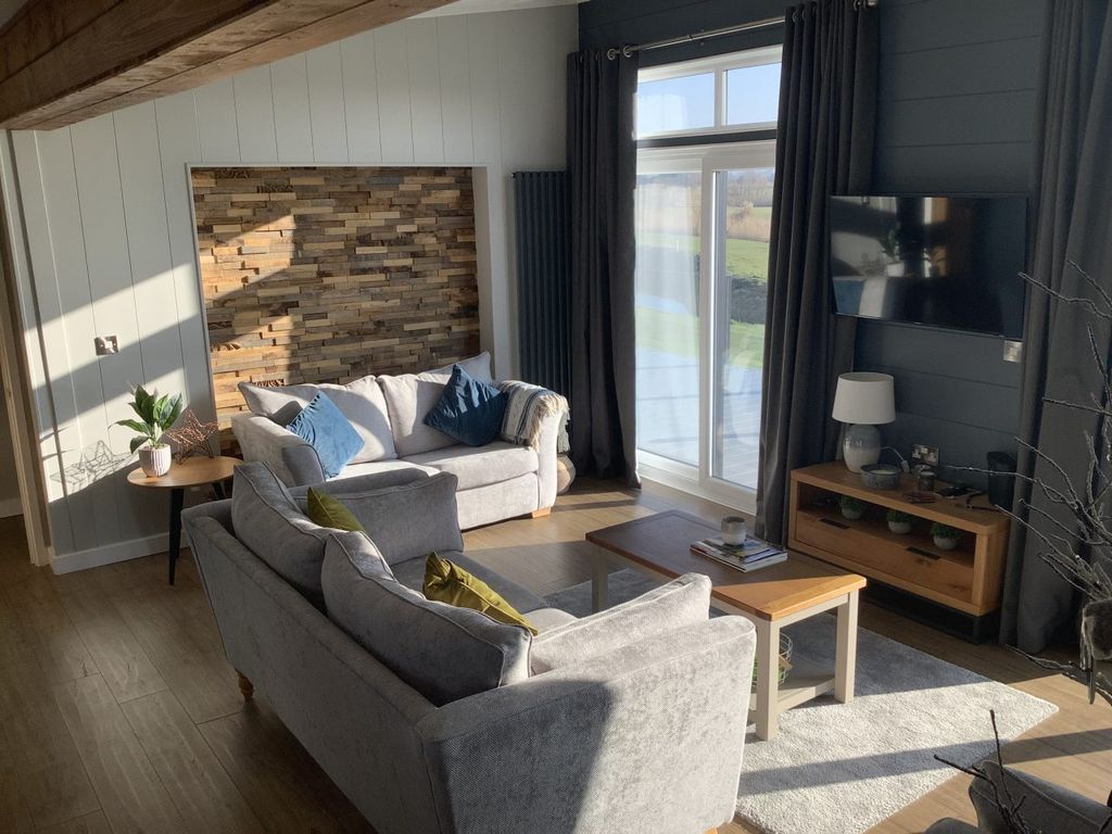 Property photo 3 of 10 Ccf35 13 Be382F80192134c7A6E37Ed8B9419360 Scaled