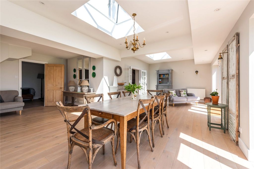 Property photo 2 of 31 Picture No. 20