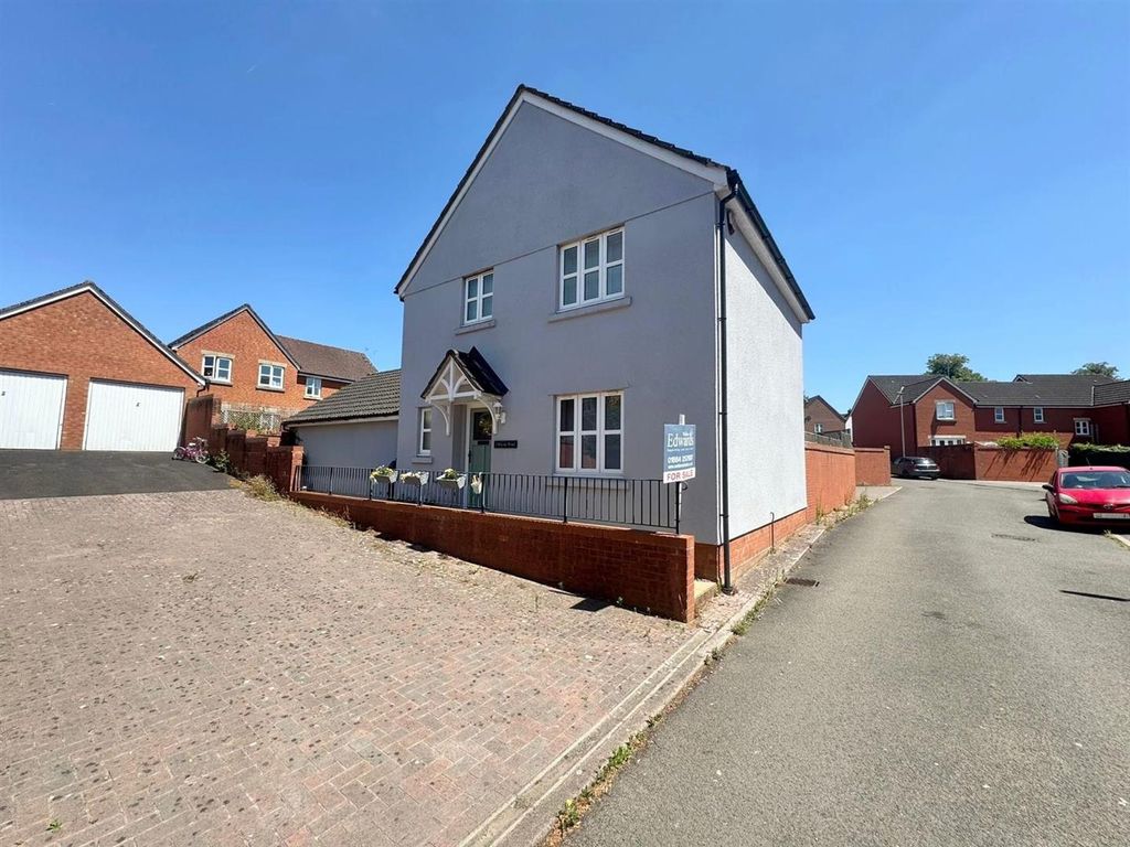 Property photo 1 of 11