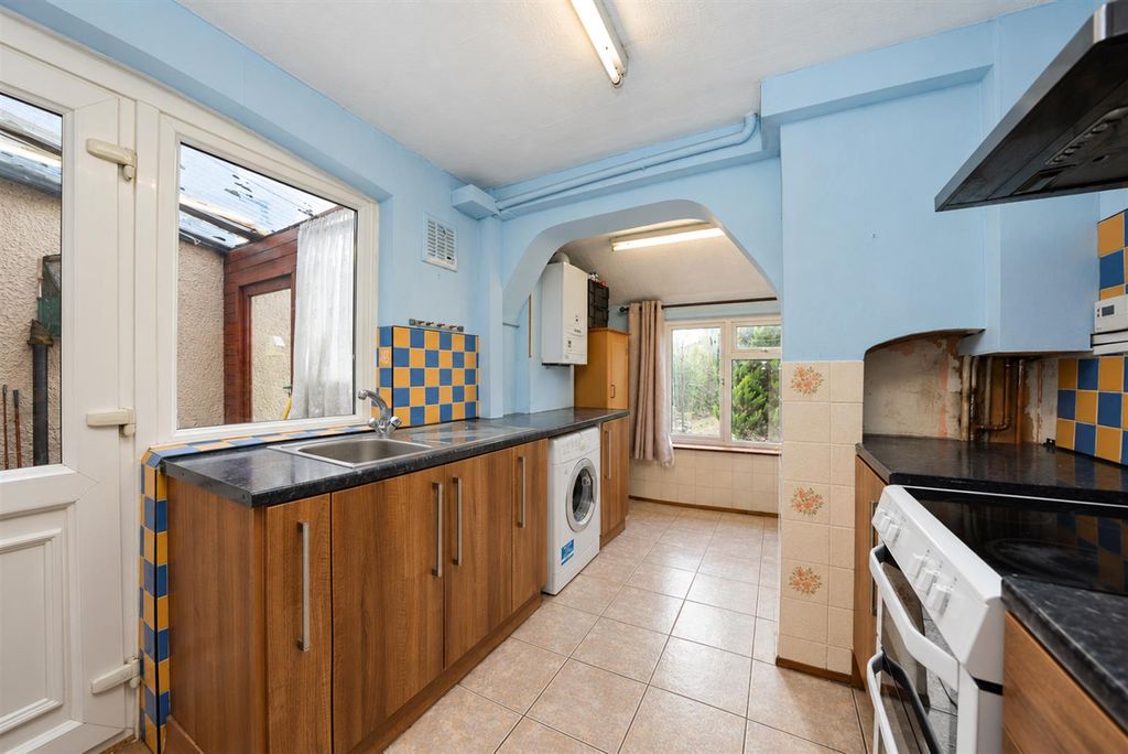 Property photo 3 of 22 Kitchen