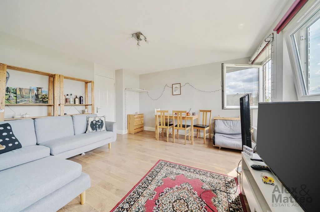 Property photo 2 of 13 Upnall House