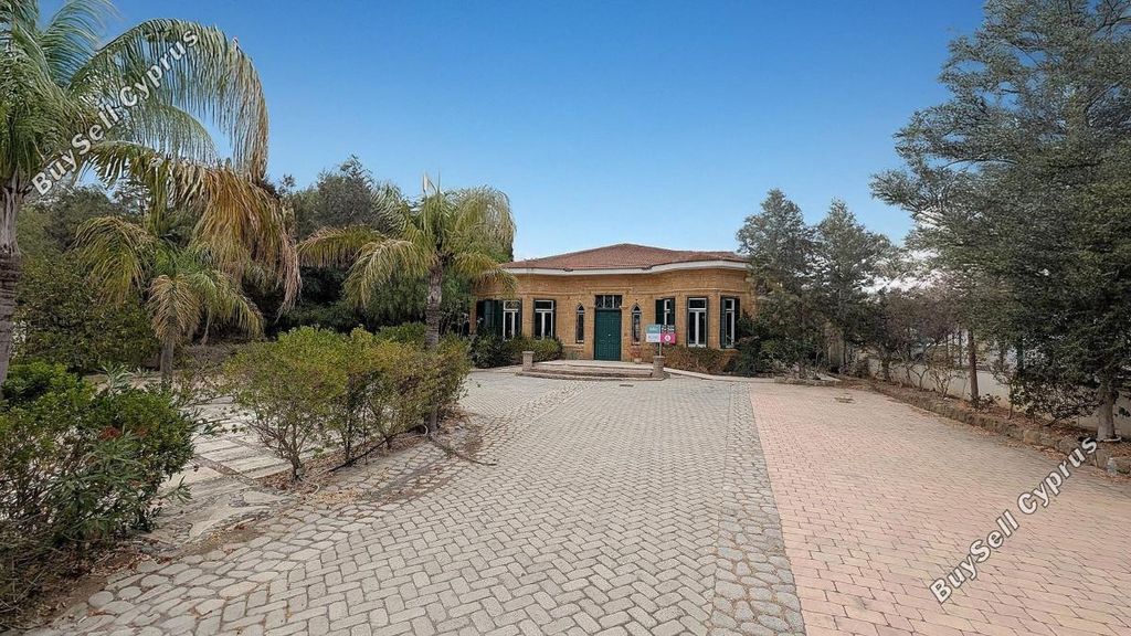 Property photo 1 of 18