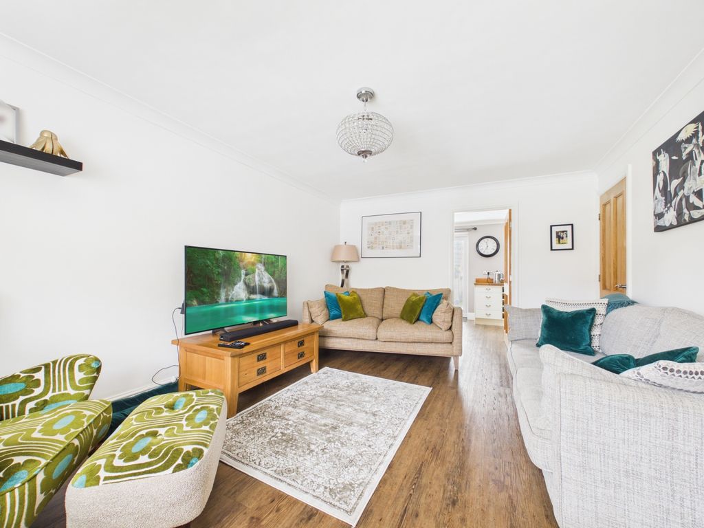Property photo 3 of 17 Cam02637G0-Pr0040-Still014